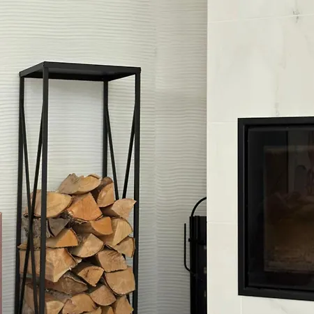 Aurora Family House Apartment